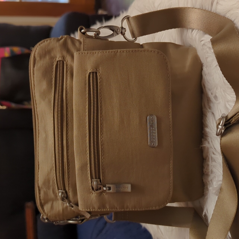 Baggallini Let's Escape Tan Cross Body Bag